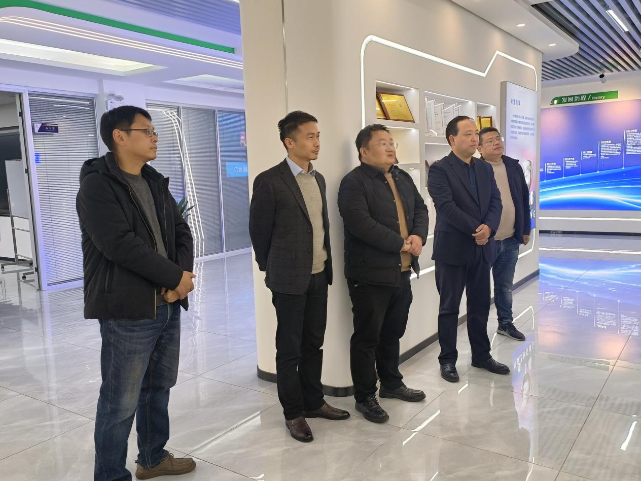 并肩同筑新時代，攜手共創(chuàng)新未來